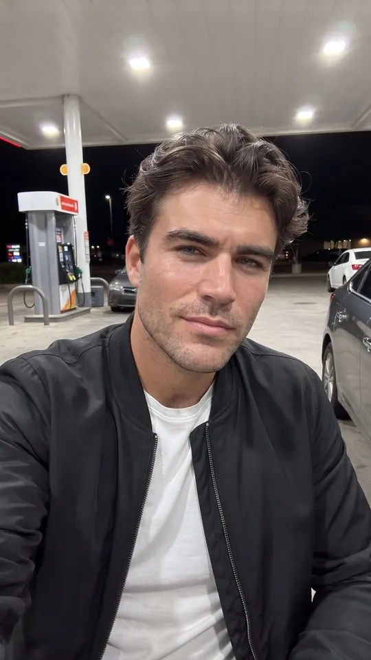 Jake · ¿Es en serio? · Gasolinera de noche
