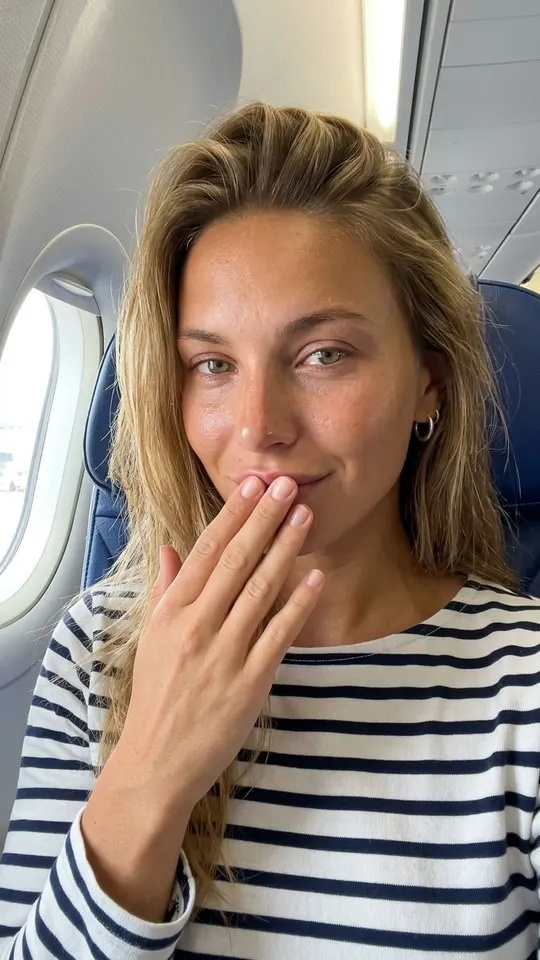 Chloe · This got me · Airplane seat